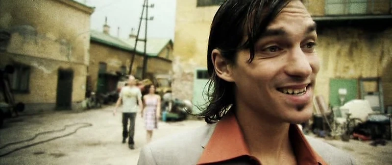 A friendly real estate transaction. A friendly real estate transaction.