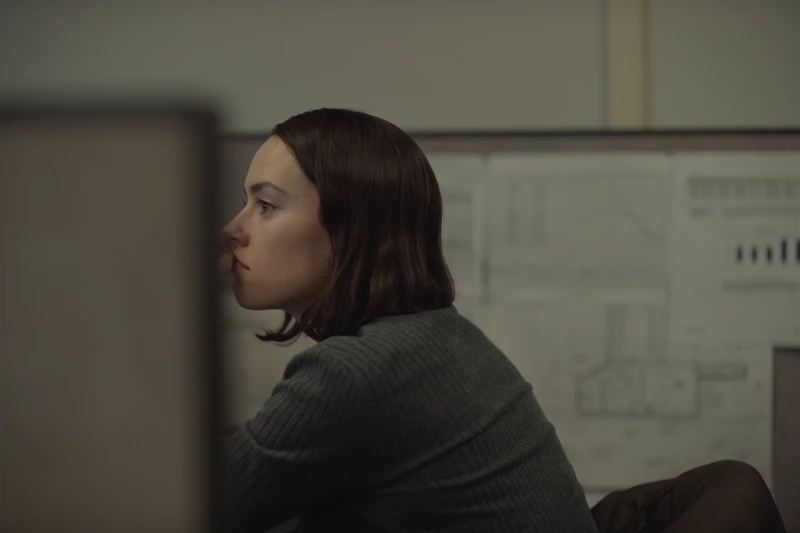 Maybe she lost her lightsaber. Maybe she lost her lightsaber.