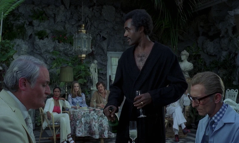 Why is it a Greek palace? Why is it a Greek palace?